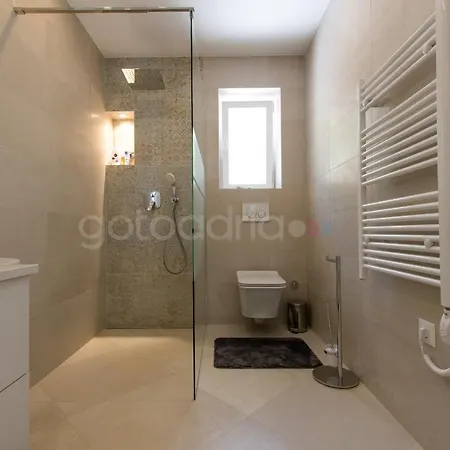 Smaragd - Saphir - Luxury With Shared Pool *