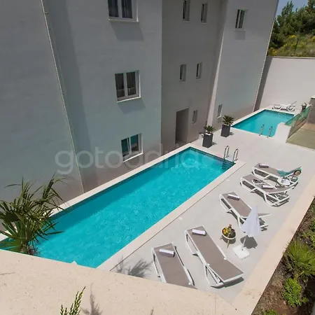 Smaragd - Saphir - Luxury With Shared Pool *