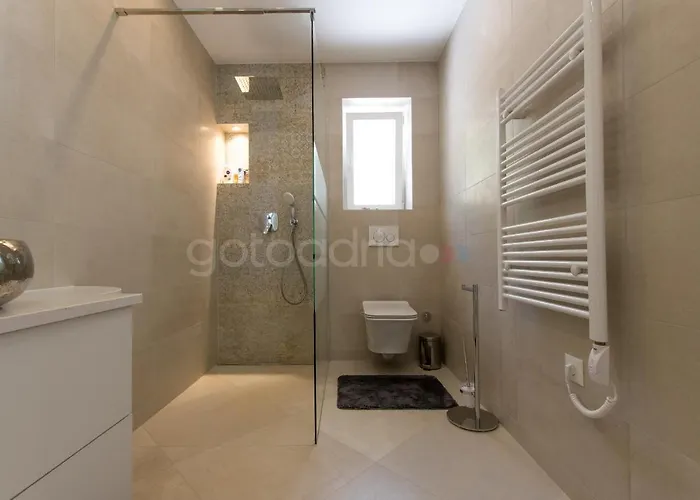 Smaragd - Saphir - Luxury With Shared Pool *