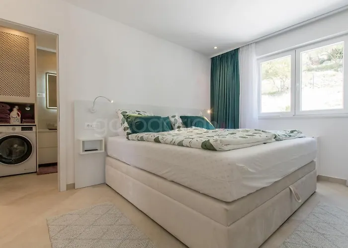 דירה Smaragd - Saphir - Luxury With Shared Pool מאקרסקה