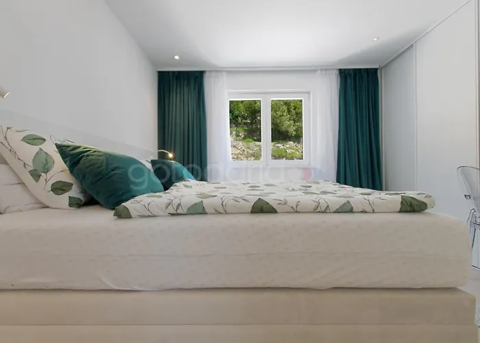 Smaragd - Saphir - Luxury With Shared Pool