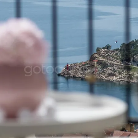 Smaragd - Saphir - Luxury With Shared Pool Makarska