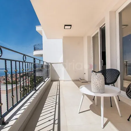 Smaragd - Saphir - Luxury With Shared Pool Apartmán *