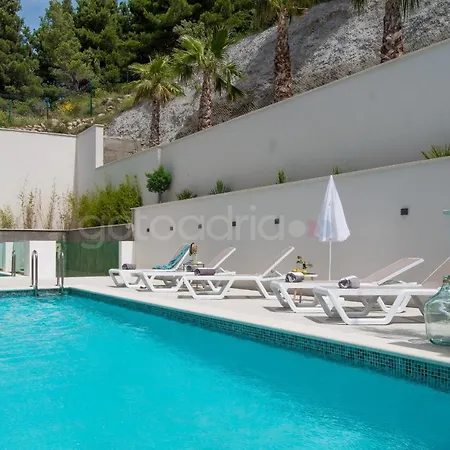 Apartman Smaragd - Saphir - Luxury With Shared Pool Makarska