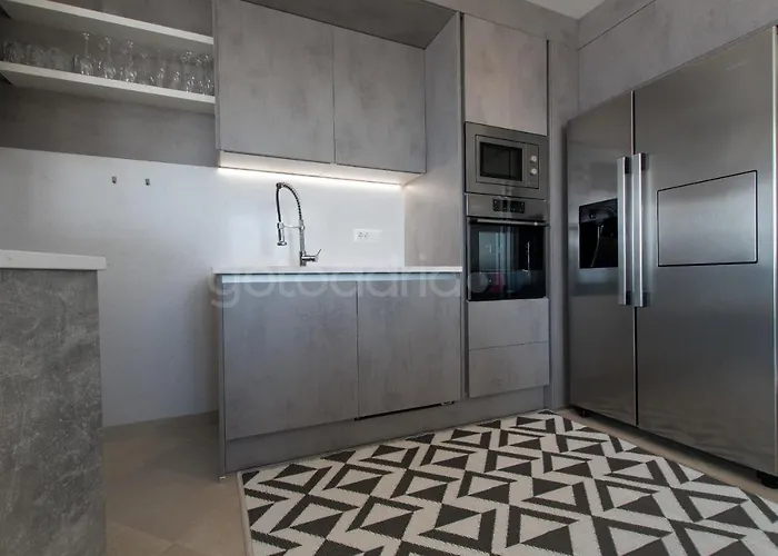 Smaragd - Saphir - Luxury With Shared Pool Makarska