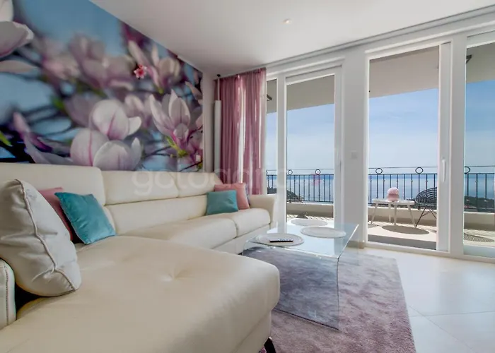 Appartement Smaragd - Saphir - Luxury With Shared Pool Makarska