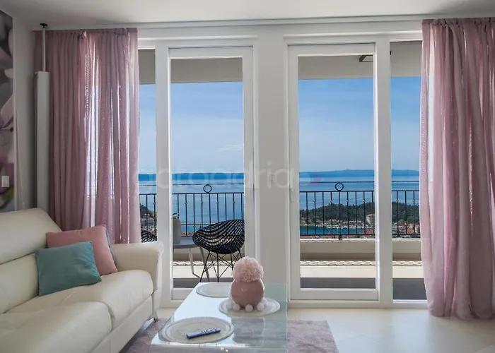 Appartement Smaragd - Saphir - Luxury With Shared Pool Makarska