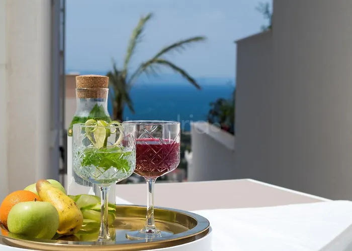 Smaragd - Saphir - Luxury With Shared Pool Makarska