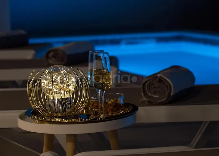 Smaragd - Saphir - Luxury With Shared Pool Makarska