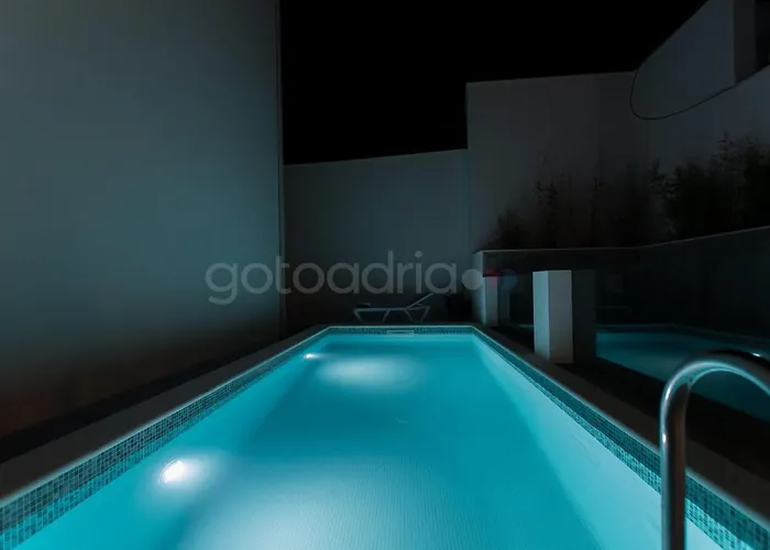 Smaragd - Saphir - Luxury With Shared Pool *