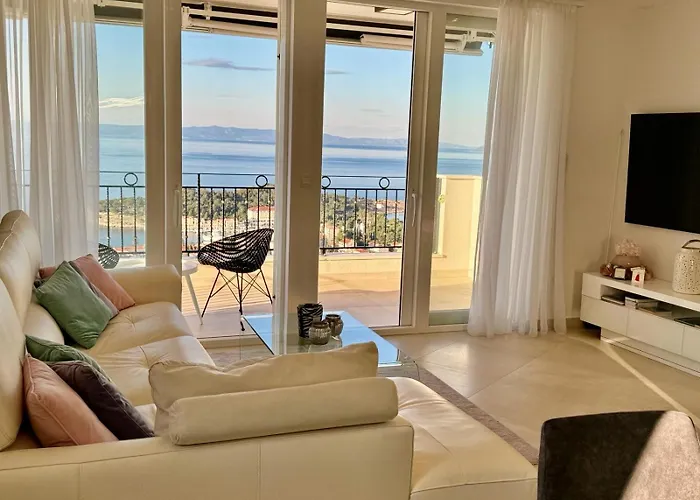 Smaragd - Saphir - Luxury With Shared Pool Makarska