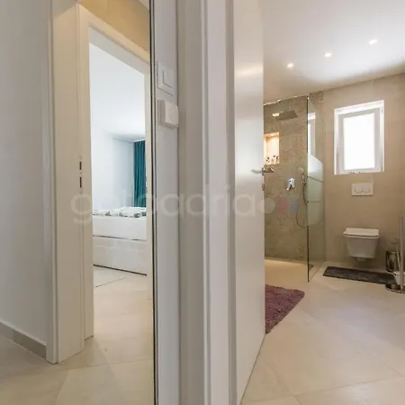 Smaragd - Saphir - Luxury With Shared Pool