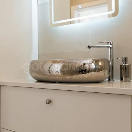 Smaragd - Saphir - Luxury With Shared Pool *