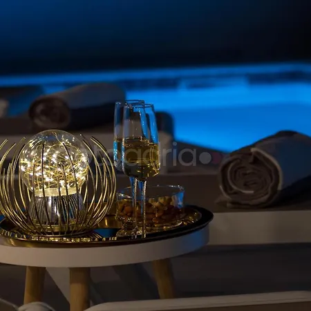 Smaragd - Saphir - Luxury With Shared Pool Μακάρσκα